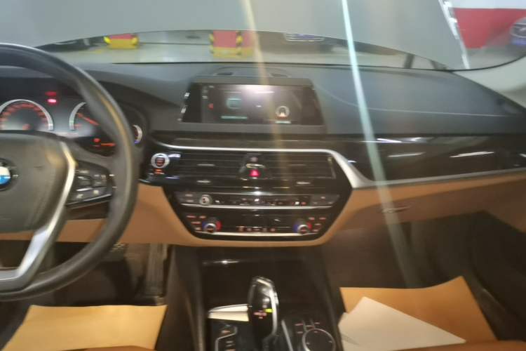 Used BMW 5 Series 2018 528Li Launch Special Edition Audio And AC Panel