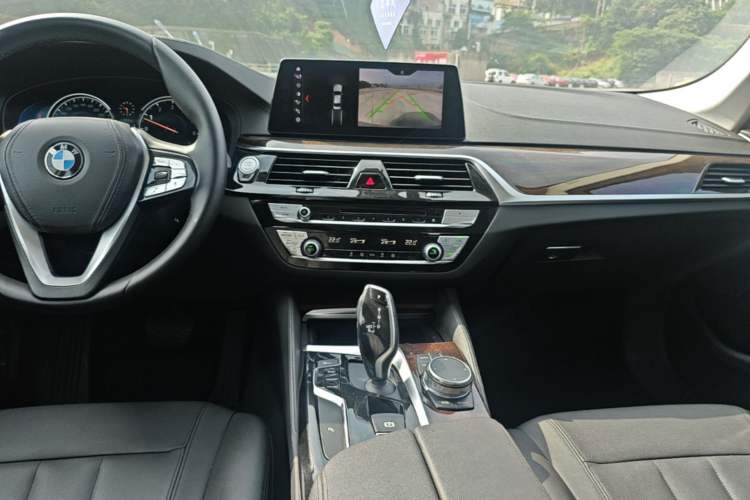 Used BMW 5 Series 2018 525Li Luxury Package Audio And AC Panel
