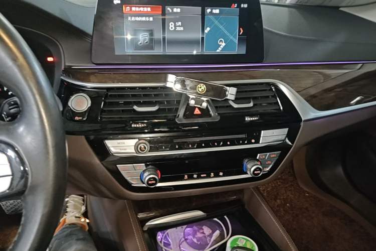 Used BMW 5 Series 2018 525Li Luxury Package Audio And AC Panel