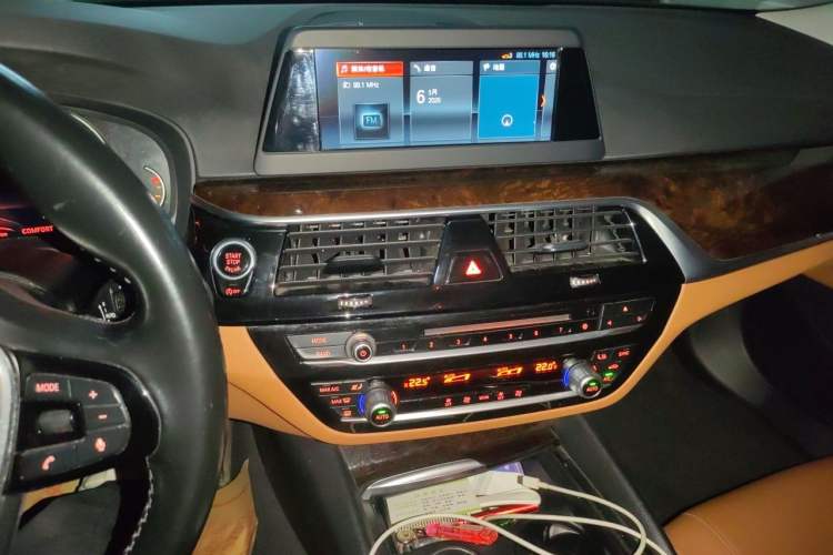 Used BMW 5 Series 2018 528Li Launch Special Edition Audio And AC Panel