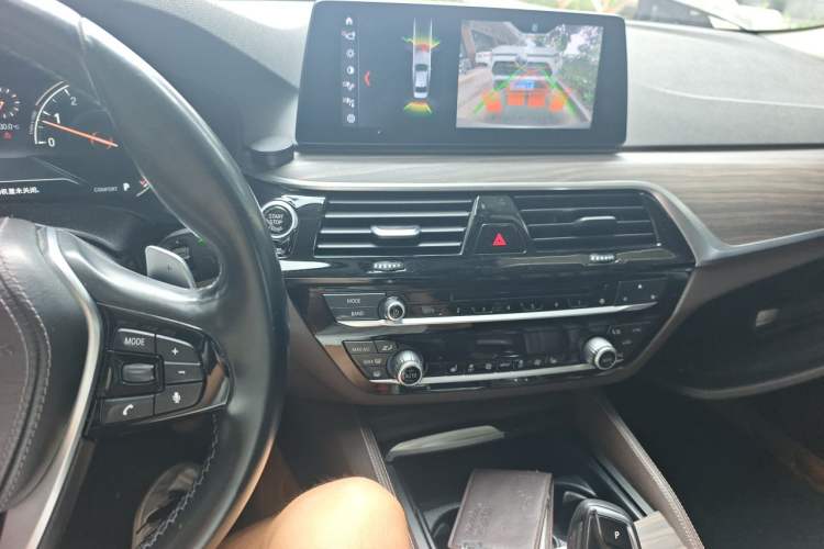 Used BMW 5 Series 2018 530Li Leading Edition Luxury Package Audio And AC Panel