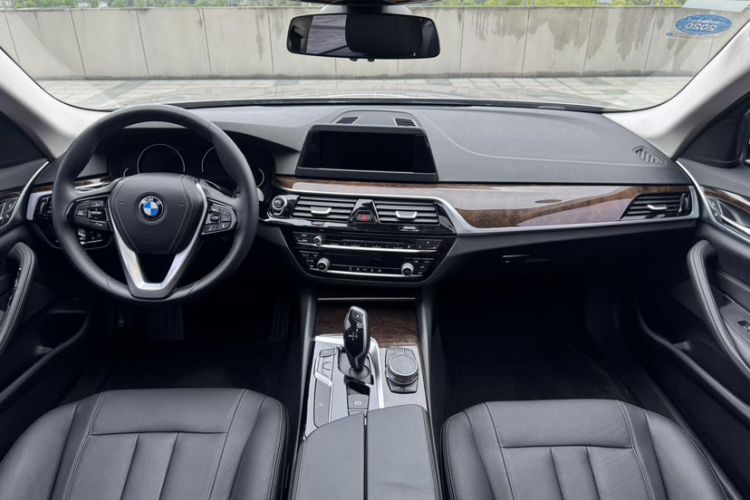 Used BMW 5 Series 2018 528Li Launch Special Edition Audio And AC Panel