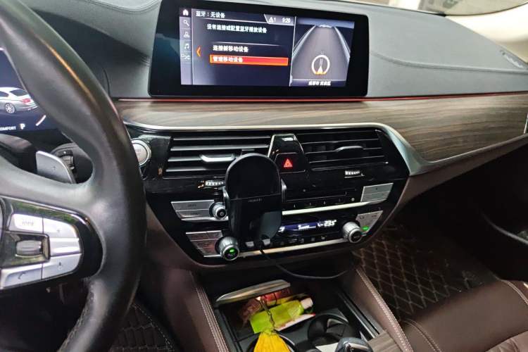 Used BMW 5 Series 2018 Revised Version 530Li Leading Edition Luxury Package Audio And AC Panel