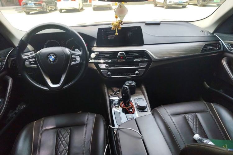 Used BMW 5 Series 2018 530Li Leading Edition Luxury Package Center Console