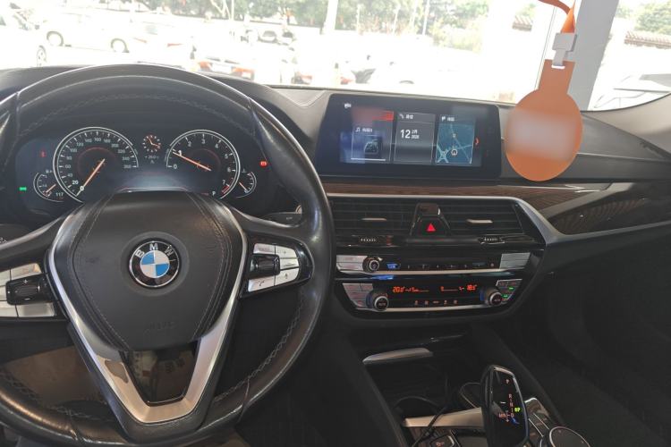 Used BMW 5 Series 2018 525Li Luxury Package Center Console
