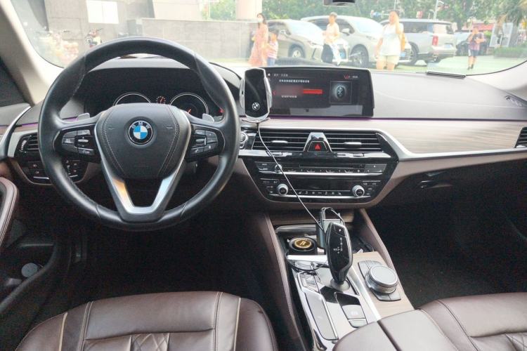 Used BMW 5 Series 2018 Revised Version 530Li Leading Edition Luxury Package Center Console