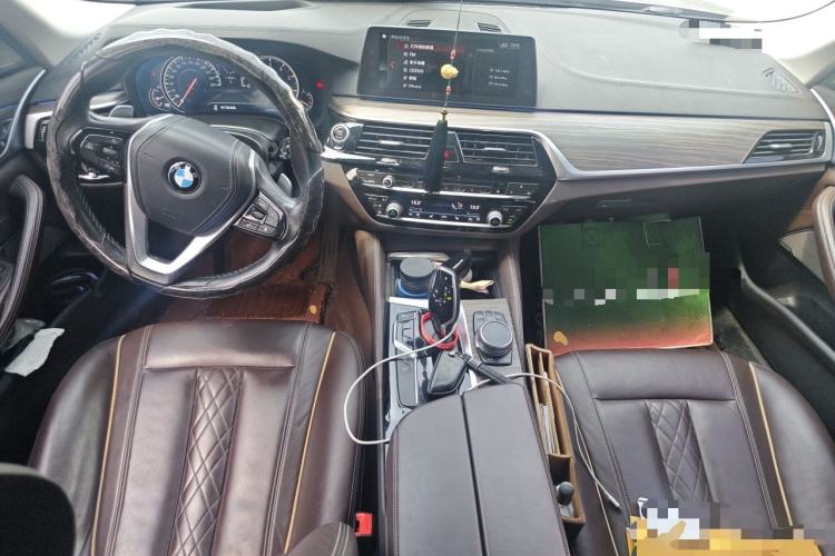 Used BMW 5 Series 2018 530Li Luxury Edition Premium Package Center Console