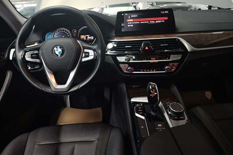 Used BMW 5 Series 2018 525Li Luxury Package Center Console