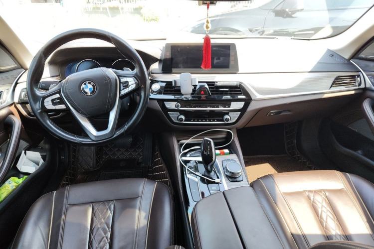 Used BMW 5 Series 2018 530Li Leading Edition Luxury Package Center Console