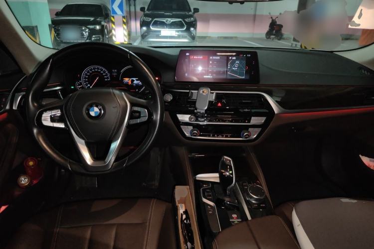 Used BMW 5 Series 2018 525Li Luxury Package Center Console