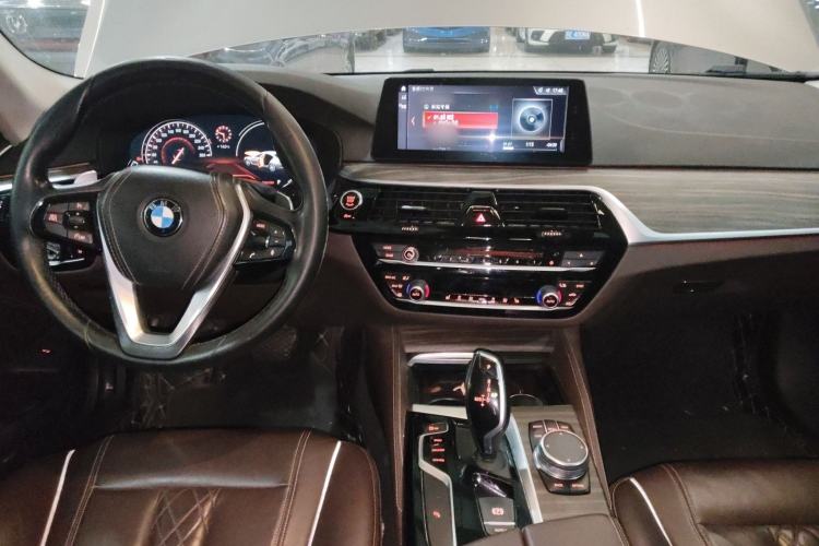 Used BMW 5 Series 2018 530Li Leading Edition Luxury Package Center Console