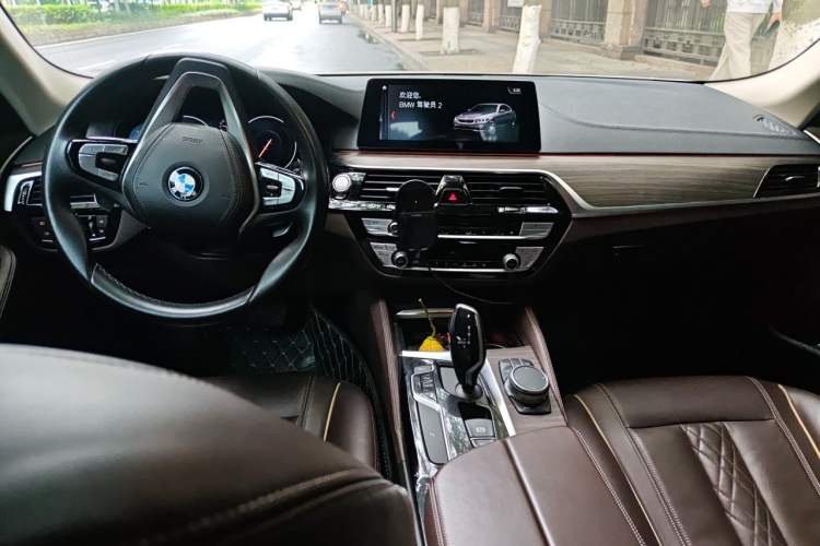 Used BMW 5 Series 2018 Revised Version 530Li Leading Edition Luxury Package Center Console