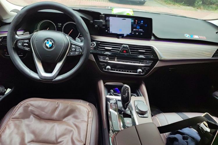 Used BMW 5 Series 2018 530Li Leading Edition Luxury Package Center Console