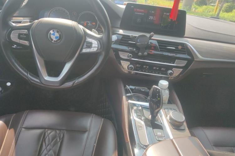 Used BMW 5 Series 2018 Revised Version 530Li Leading Edition Luxury Package Center Console