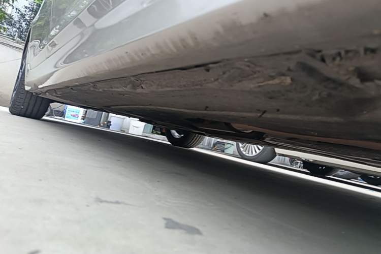 Used BMW 5 Series 2018 528Li Launch Special Edition Chassis Front Right