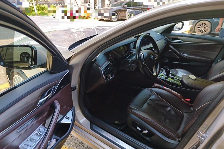 Used BMW 5 Series 2018 Facelifted 530Li xDrive Luxury Package Driver Seat