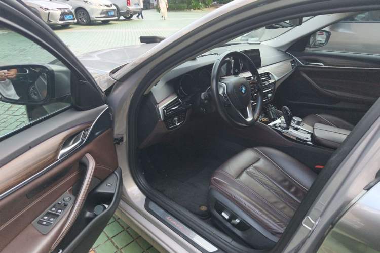 Used BMW 5 Series 2018 Revised Version 530Li Leading Edition Luxury Package Driver Seat
