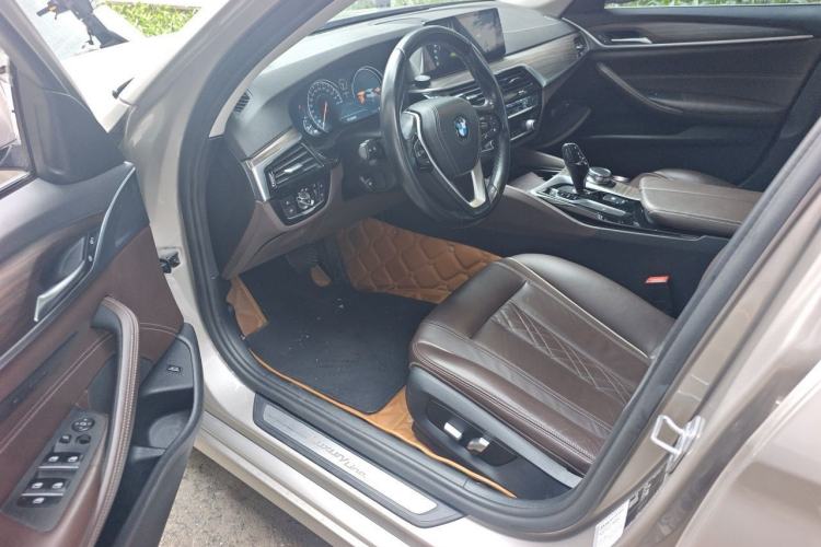 Used BMW 5 Series 2018 530Li Leading Edition Luxury Package Driver Seat