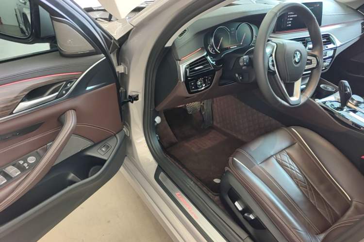 Used BMW 5 Series 2018 Facelifted 530Li Luxury Edition Premium Package Driver Seat