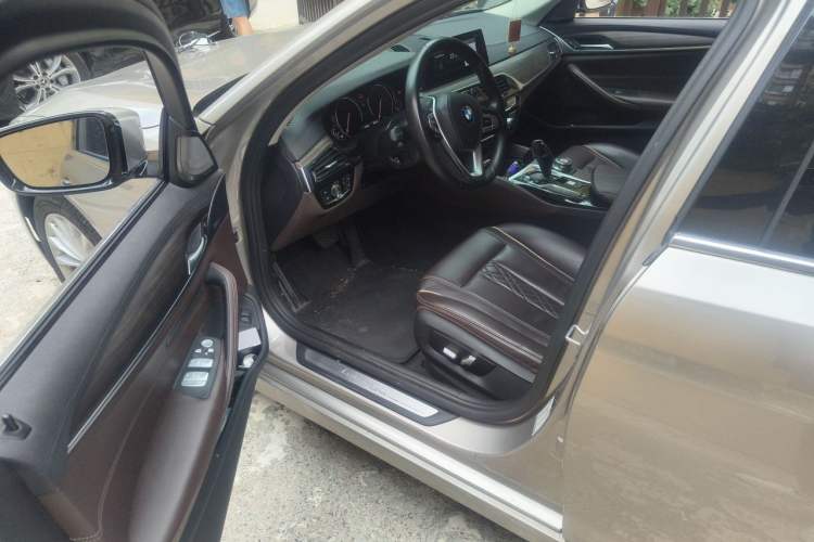 Used BMW 5 Series 2018 Facelifted 530Li xDrive Luxury Package Driver Seat