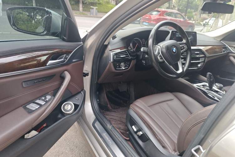 Used BMW 5 Series 2018 525Li Luxury Package Driver Seat