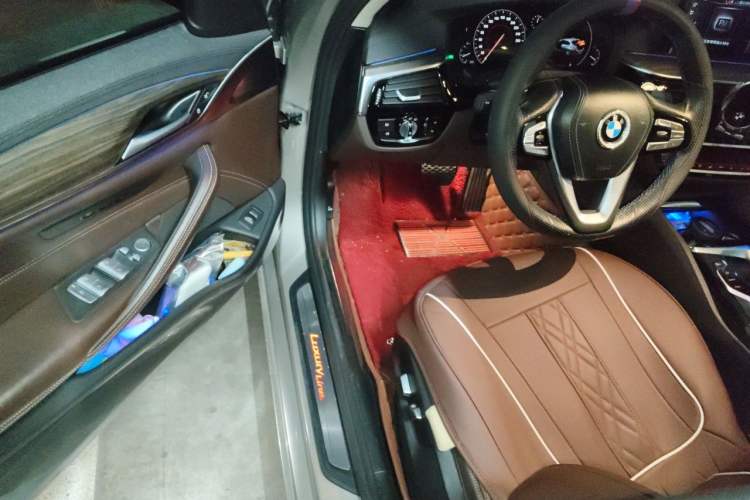 Used BMW 5 Series 2018 Facelifted 530Li xDrive Luxury Package Driver Seat