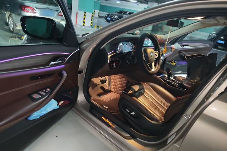 Used BMW 5 Series 2018 Revised Version 530Li Leading Edition Luxury Package Driver Seat