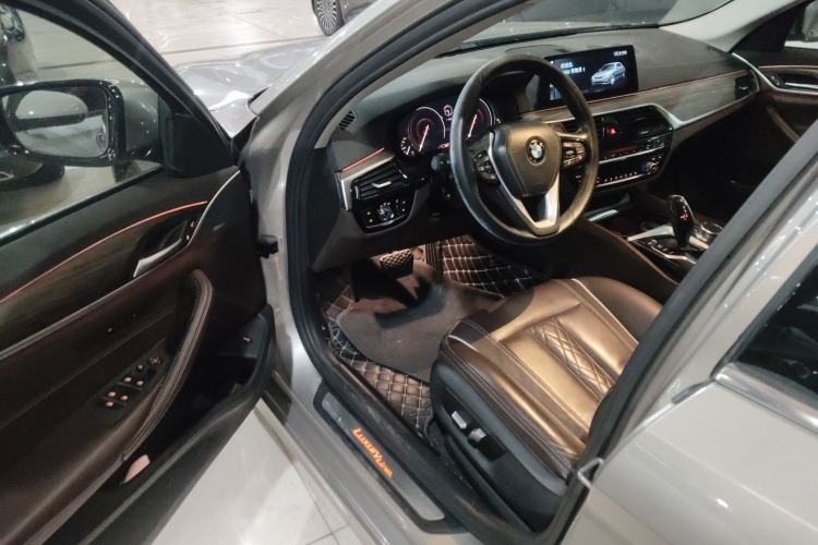 Used BMW 5 Series 2018 530Li Leading Edition Luxury Package Driver Seat