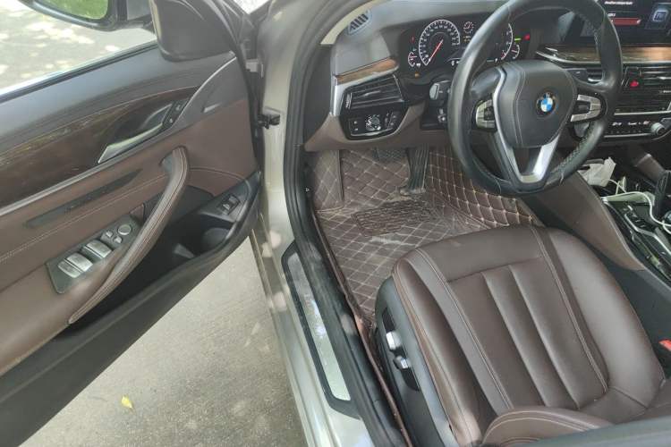 Used BMW 5 Series 2018 525Li Luxury Package Driver Seat