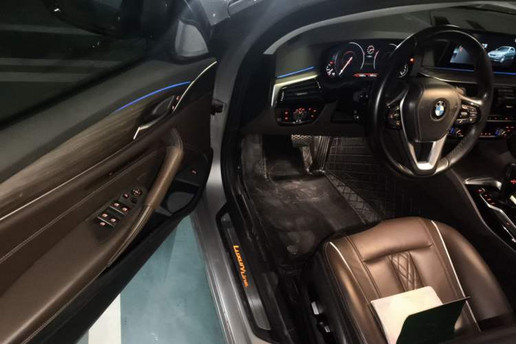 Used BMW 5 Series 2018 530Li Leading Edition Luxury Package Driver Seat