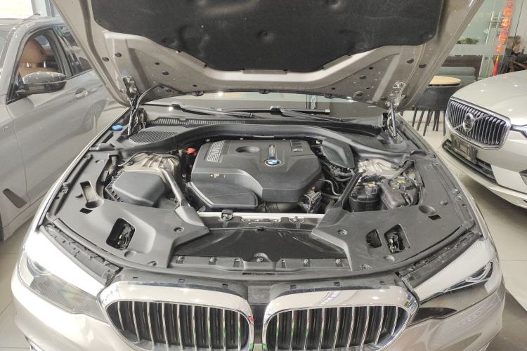Used BMW 5 Series 2018 528Li Launch Special Edition Engine Bay