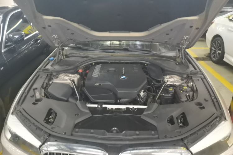 Used BMW 5 Series 2018 528Li Launch Special Edition Engine Bay