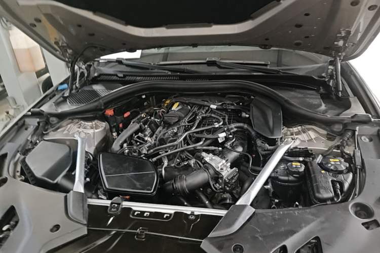 Used BMW 5 Series 2018 525Li Luxury Package Engine Bay