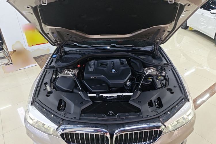 Used BMW 5 Series 2018 528Li Launch Special Edition Engine Bay
