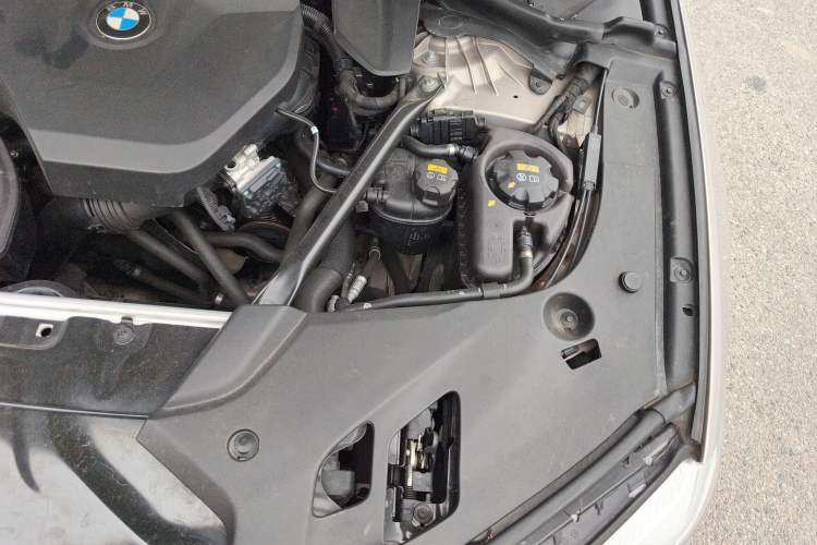 Used BMW 5 Series 2018 528Li Launch Special Edition Engine Bay Left
