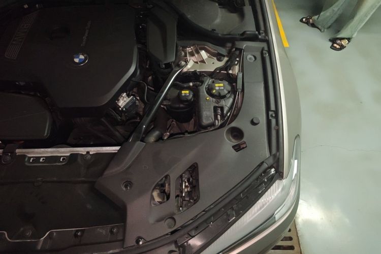 Used BMW 5 Series 2018 528Li Launch Special Edition Engine Bay Left