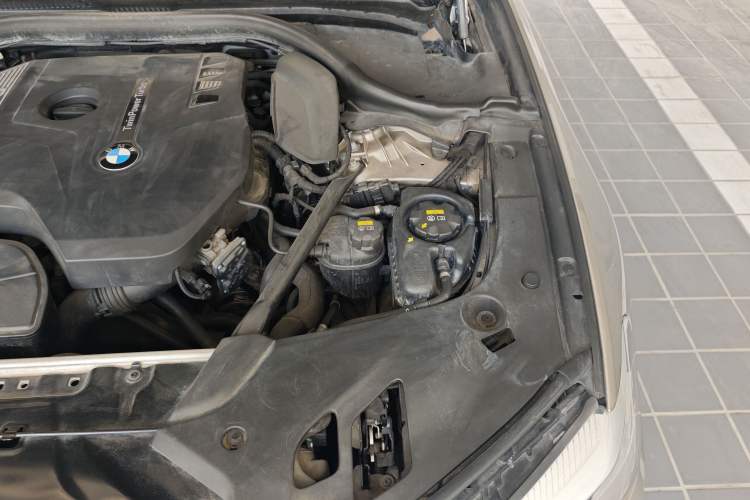 Used BMW 5 Series 2018 528Li Launch Special Edition Engine Bay Left