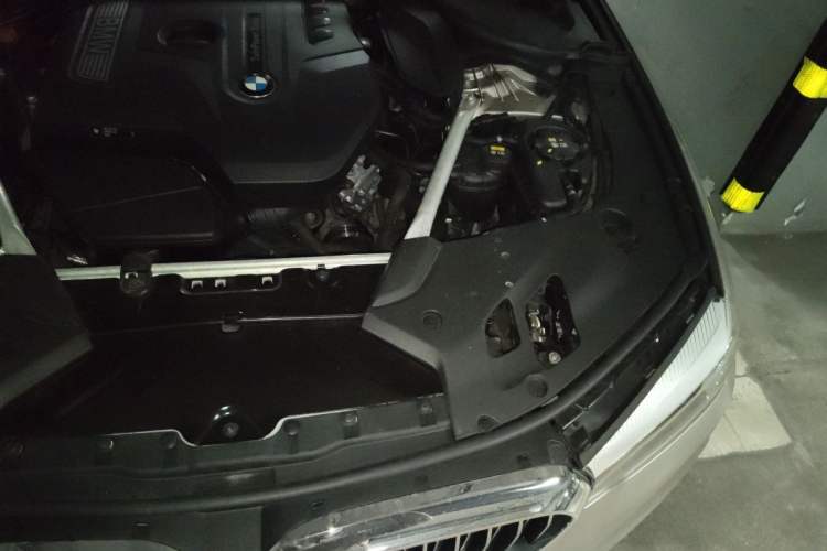 Used BMW 5 Series 2018 Facelifted 530Li xDrive Luxury Package Engine Bay Left