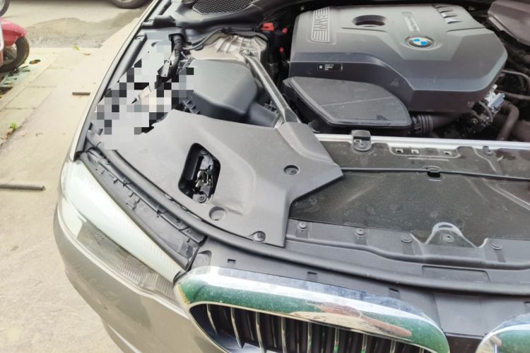 Used BMW 5 Series 2018 528Li Launch Special Edition Engine Bay Right