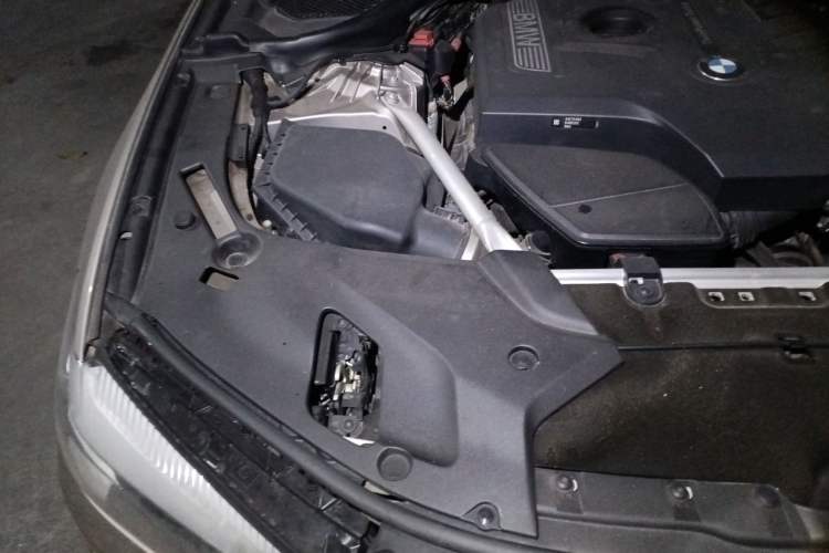 Used BMW 5 Series 2018 525Li Luxury Package Engine Bay Right