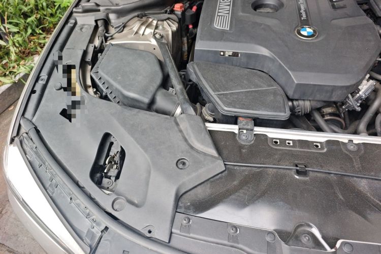 Used BMW 5 Series 2018 530Li Leading Edition Luxury Package Engine Bay Right