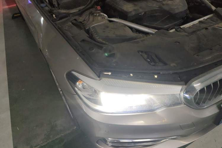 Used BMW 5 Series 2018 525Li Luxury Package Engine Bay Right