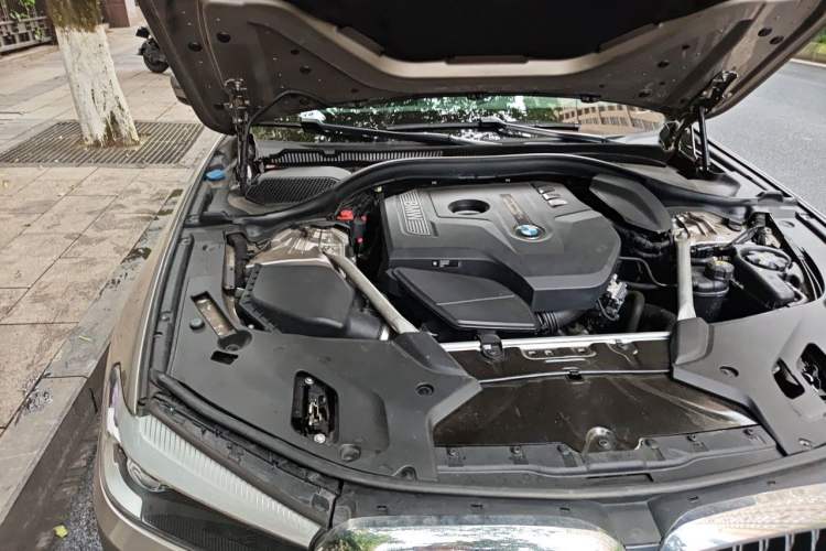 Used BMW 5 Series 2018 Revised Version 530Li Leading Edition Luxury Package Engine Bay Right