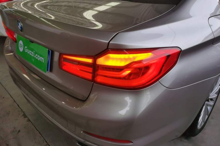 Used BMW 5 Series 2018 530Li xDrive Luxury Package Exterior 3