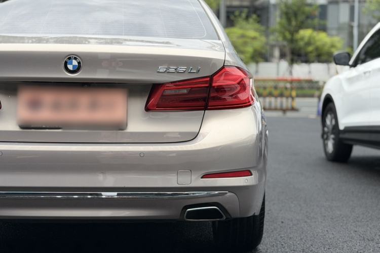 Used BMW 5 Series 2018 525Li Luxury Package Exterior 3