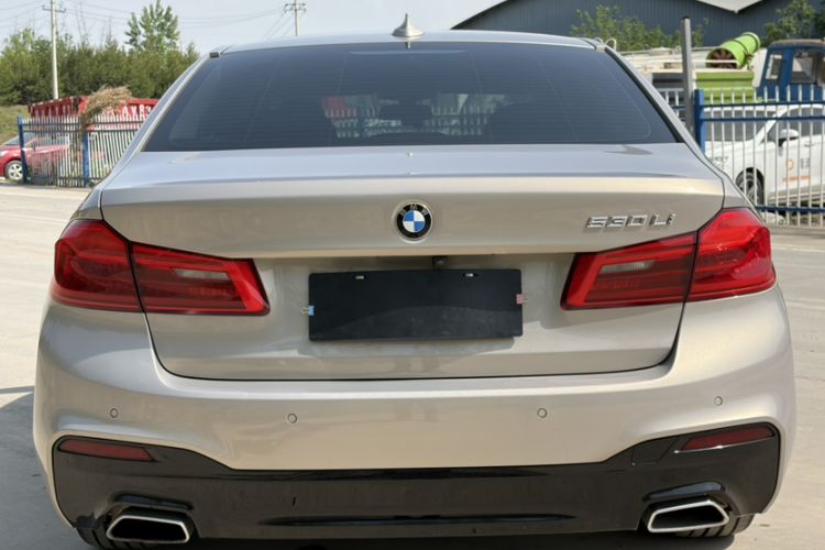 Used BMW 5 Series 2018 Facelifted 530Li Luxury Edition Premium Package Exterior 4