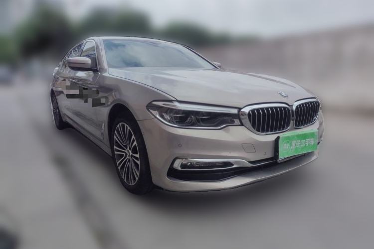 Used BMW 5 Series 2018 Facelifted 530Li Luxury Edition Premium Package Front Right 45 Deg
