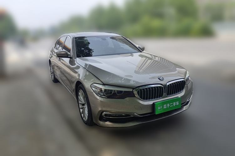 Used BMW 5 Series 2018 525Li Luxury Package Front Right 45 Deg
