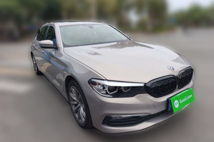 Used BMW 5 Series 2018 528Li Launch Special Edition Front Right 45 Deg