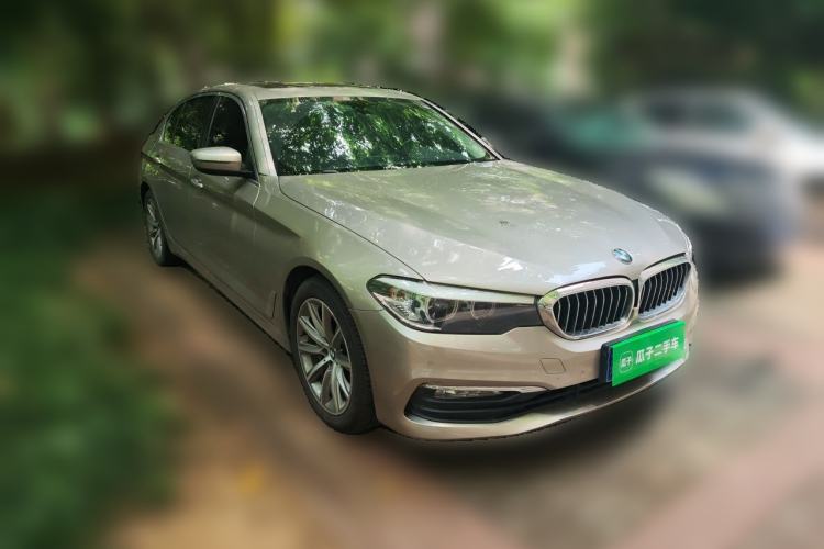 Used BMW 5 Series 2018 528Li Launch Special Edition Front Right 45 Deg